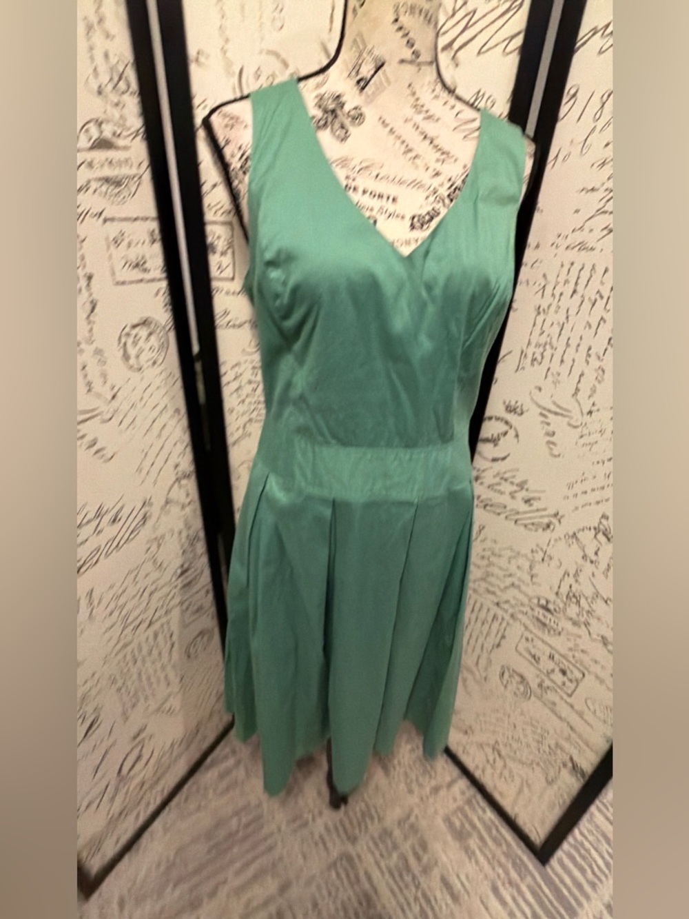 Casual Corner Mint Green Sleeveless V-Neck Midi Dress - Picture 7 of 8